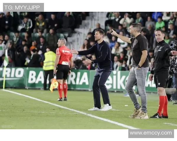 皇马高层关注教练组与球员脱节期望球队尽快反弹